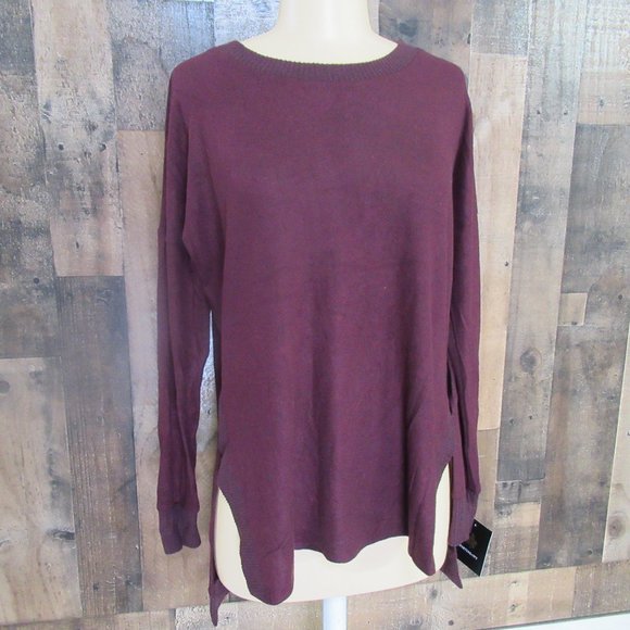 fortune & ivy Sweaters - Fortune & Ivy Maroon Scoop Neck Sweater size Small